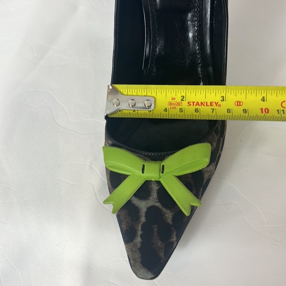 Fabrizio Viti Summer Fever Leopard Print Satin Pumps with Green Bow - Picture 17 of 17
